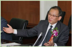 用友醫(yī)療系統(tǒng)平臺(tái)：云平臺(tái)之上的平臺(tái)